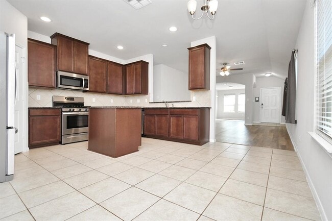 Building Photo - 7230 Victorville Dr