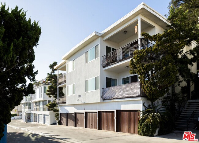 Building Photo - 18111 W Coastline Dr