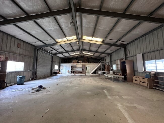 Building Photo - 1204 Co Rd 408