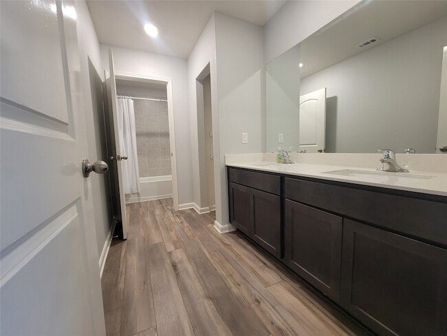 Building Photo - 3012 Villegas Wy