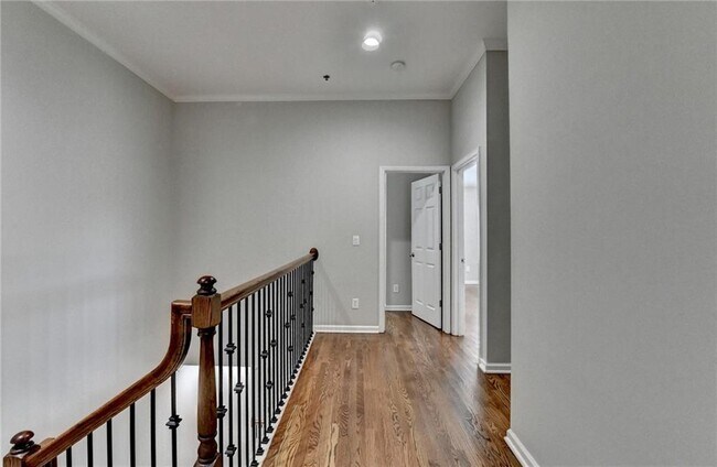 Building Photo - 486 Vinings Estates Dr SE