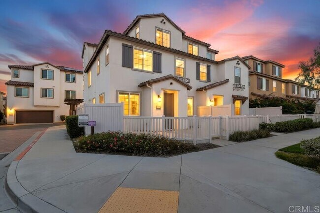 Building Photo - 1720 Santa Ivy Ave