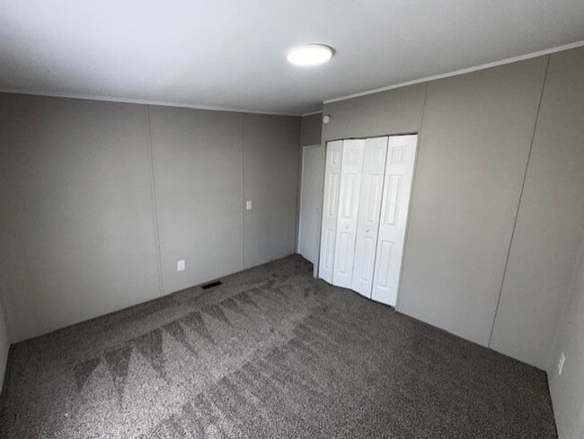 Building Photo - Discover this well-maintained 3-bedroom, 2-bath home in Lincolnton, NC,