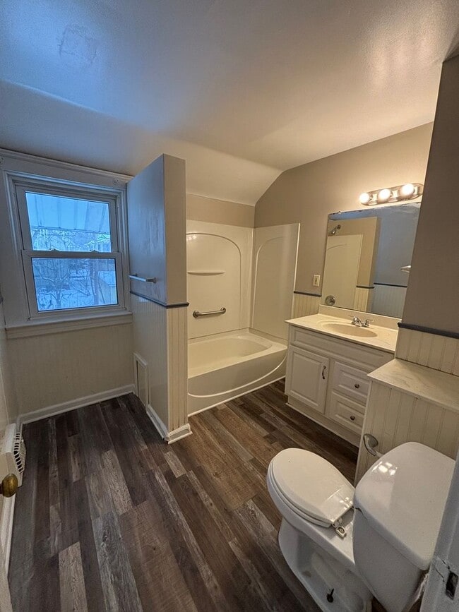 Building Photo - 847 Nela View Rd