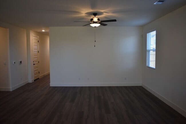 Building Photo - 399 Gallaway Ct