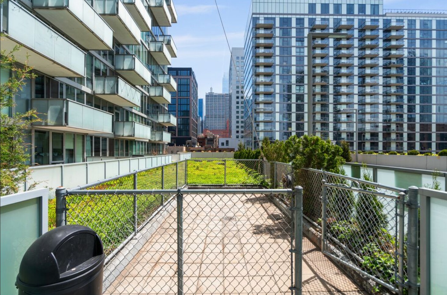 Building Photo - 659 W Randolph St