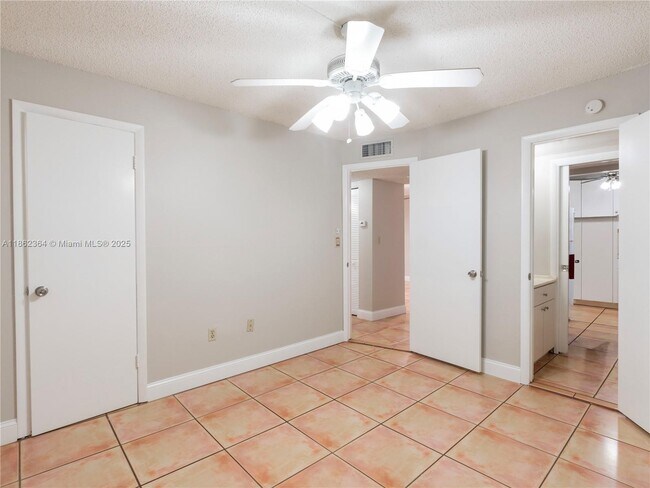 Building Photo - 10300 Coral Wy