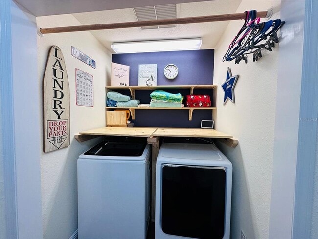 Building Photo - 10801 Spider Lily Dr