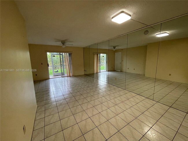 Building Photo - 426 NE 210th Cir Terrace