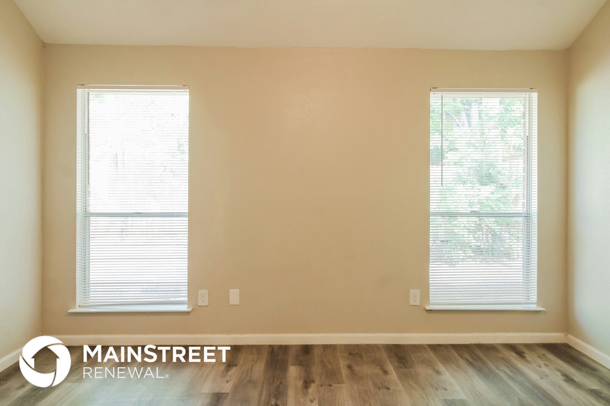 Building Photo - 12418 Meadow Briar Dr