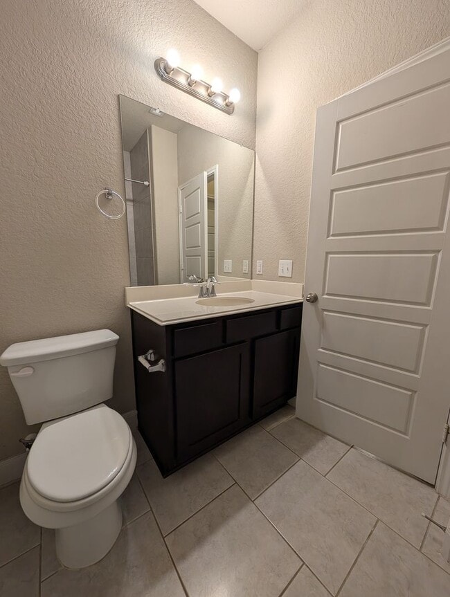 Building Photo - Less than 1 Mile to Gruene / Fridge Included/ Gas Cooking / Covered Patio / CISD