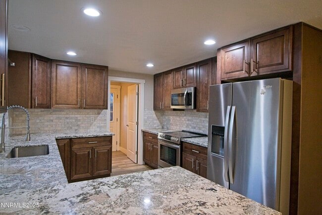 Building Photo - 489 Penny Way