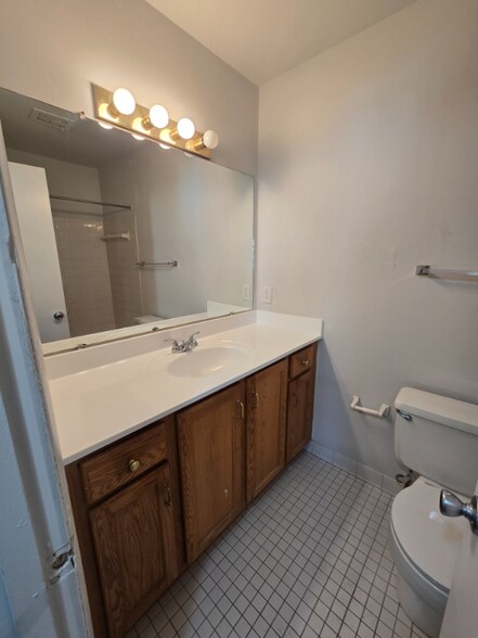 Building Photo - 806 Brook Hill Rd