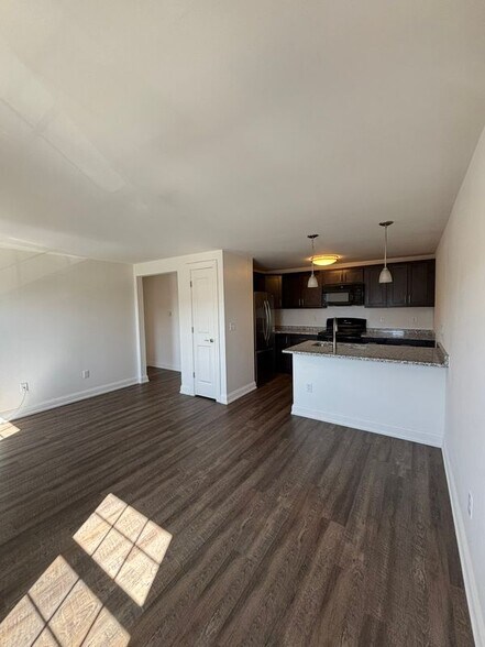 Building Photo - 1335 Millersport Hwy