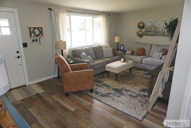 Building Photo - 613 Sykes Dr