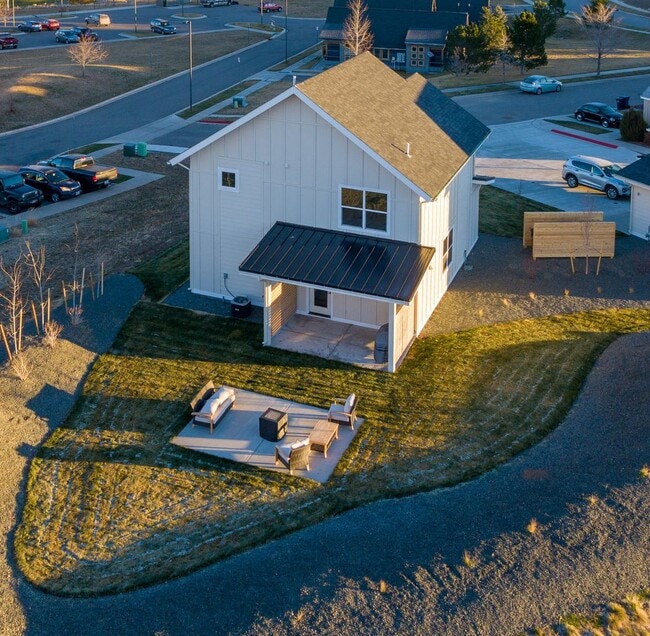 Building Photo - Modern Fully Furnished Condo for Rent- Minutes from the Hospital and Downtown Bozeman