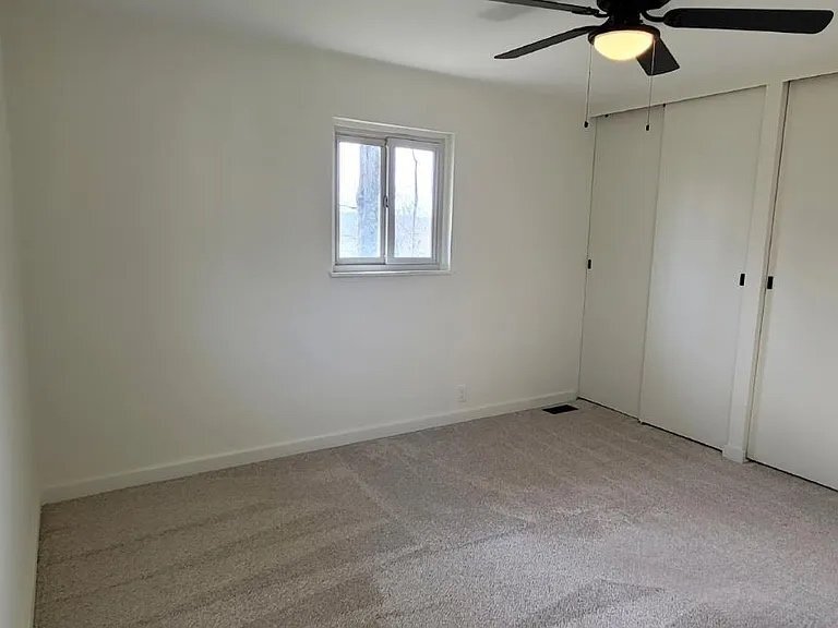 Building Photo - 969 Robin Hill Dr