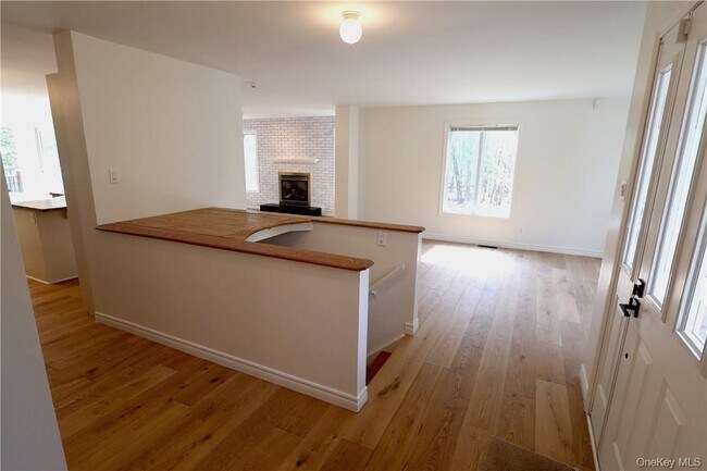 Building Photo - 63 Lawrence Hill Rd