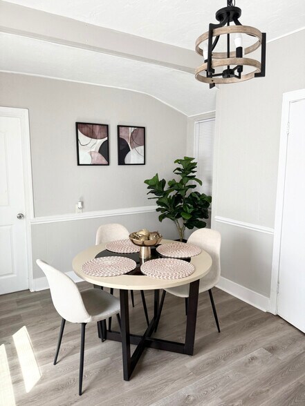 Building Photo - 2743 34th Ave N