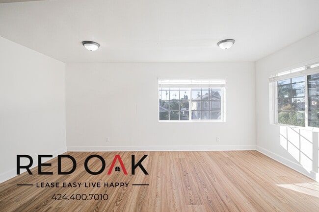 Building Photo - 731 W 46th St