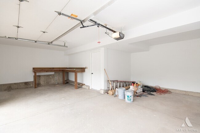 Building Photo - 1170 McCarthy Rd