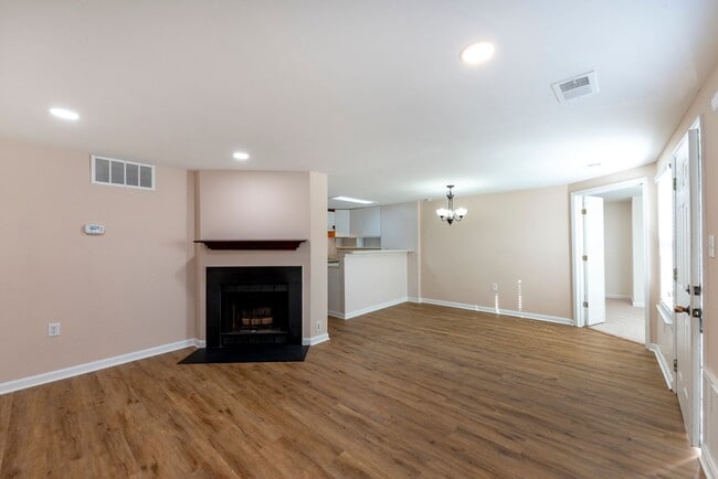 Building Photo - 4356 Pembrook Village Dr