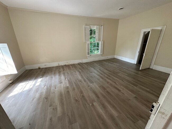 Building Photo - Lawn Care Included!!