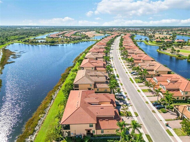 Building Photo - 10817 Tarflower Dr