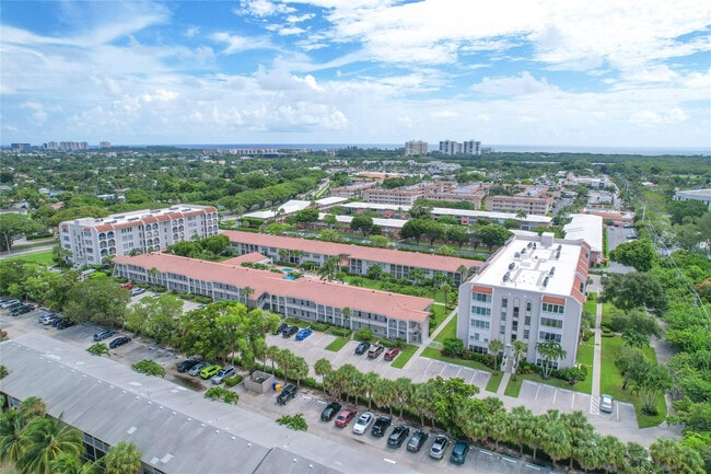 Building Photo - 250 NE 20th St