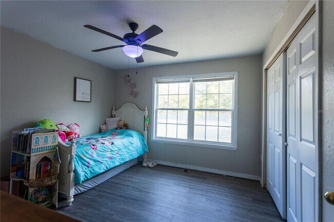 Building Photo - 1159 SW Valencia Heights Ave