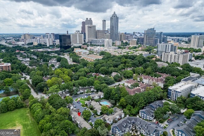 Building Photo - 33 Finch Trail NE