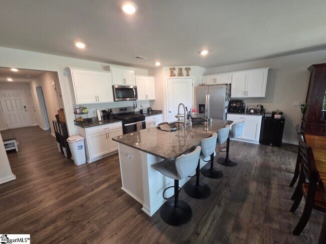 Building Photo - 3045 Hickory Rdg Trl