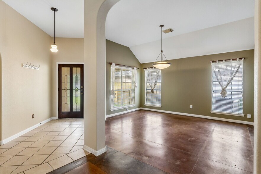 Building Photo - 7206 W Magic Mountain Ln