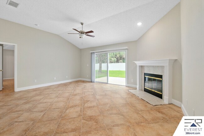 Building Photo - 24 Pittwick Ln
