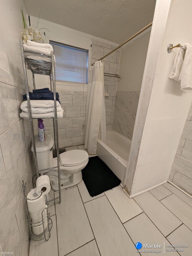 Building Photo - 2 br, 1 bath House - 849 W Brevard St