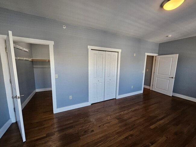 Building Photo - 700 New St