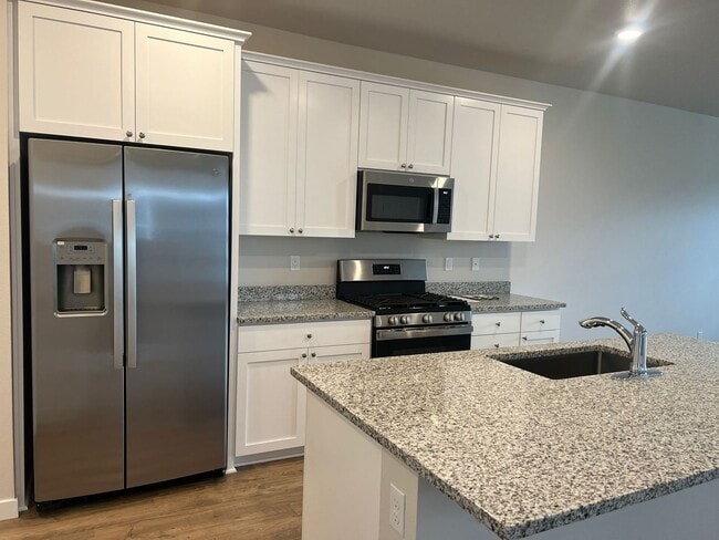 Building Photo - SHOWING 6/14 with Remainder of JUNE RENT F...