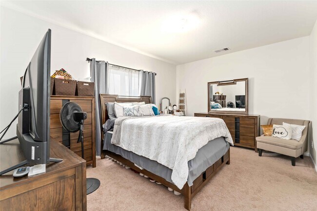 Building Photo - 2718 Regatta Ln