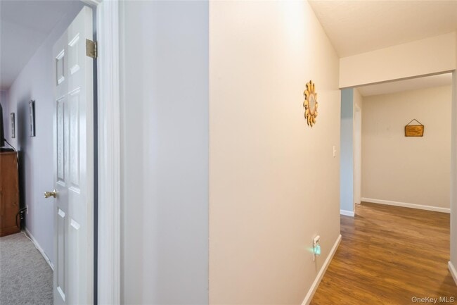 Building Photo - 138 Country Club Ln