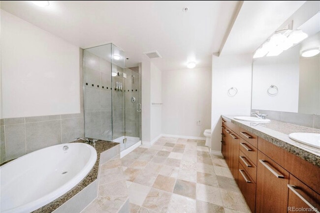 Building Photo - 8100 E Union Ave