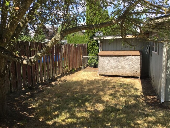 Building Photo - 2 Bedroom Duplex in Santa Clara Area
