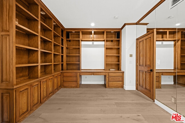 Building Photo - 6024 Paseo La Vista