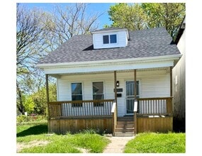 Building Photo - Beautifully renovated Lasalle Gardens home