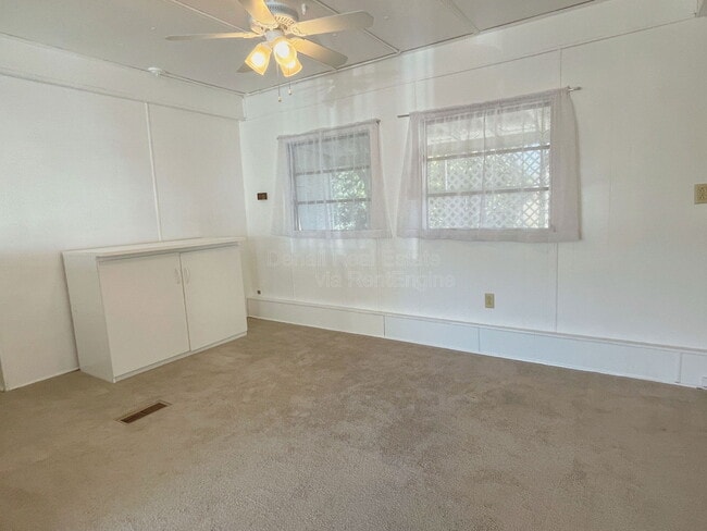 Building Photo - 5709 W Rocking Cir St