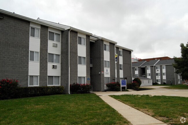 Building Photo - 111 N South Carolina Ave