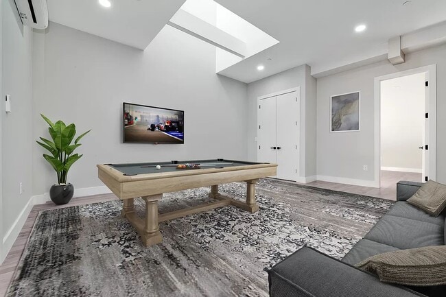 Building Photo - 20 Saint Marks Place