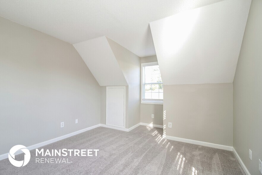 Building Photo - 203 Lois Ln