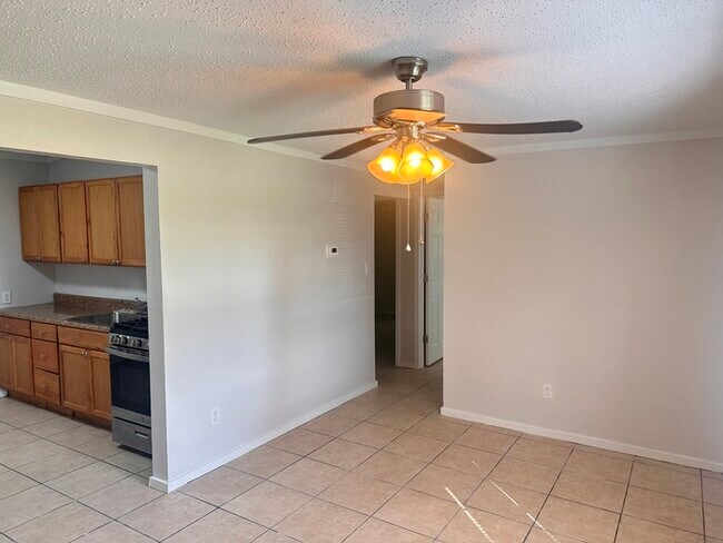 Building Photo - 2/1 Energy Efficient Cottage in Cantonment