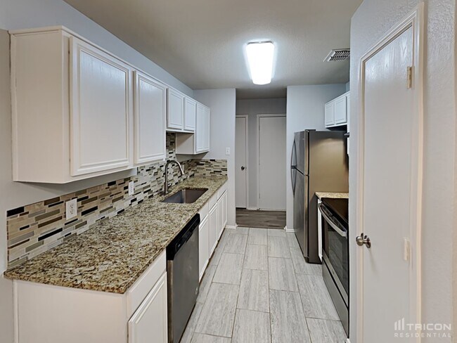 Building Photo - 9961 Peregrine Trail