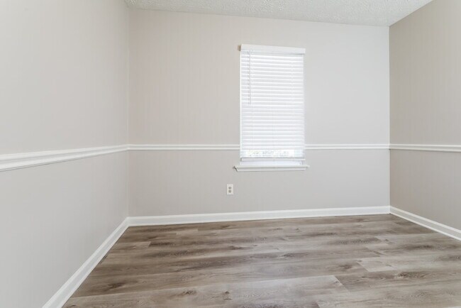 Building Photo - 692 Fair Harbor Dr